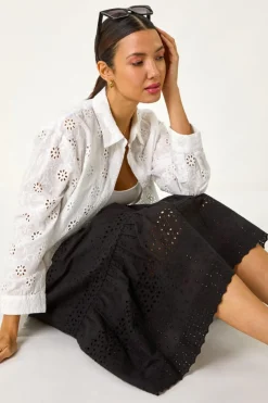 Skirts><noscript><img width=