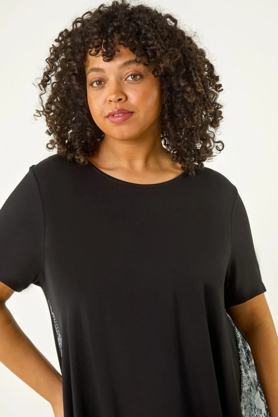 Tops>Roman Black Curve Print Mesh Trim T Shirt