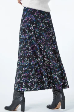 Skirts><noscript><img width=