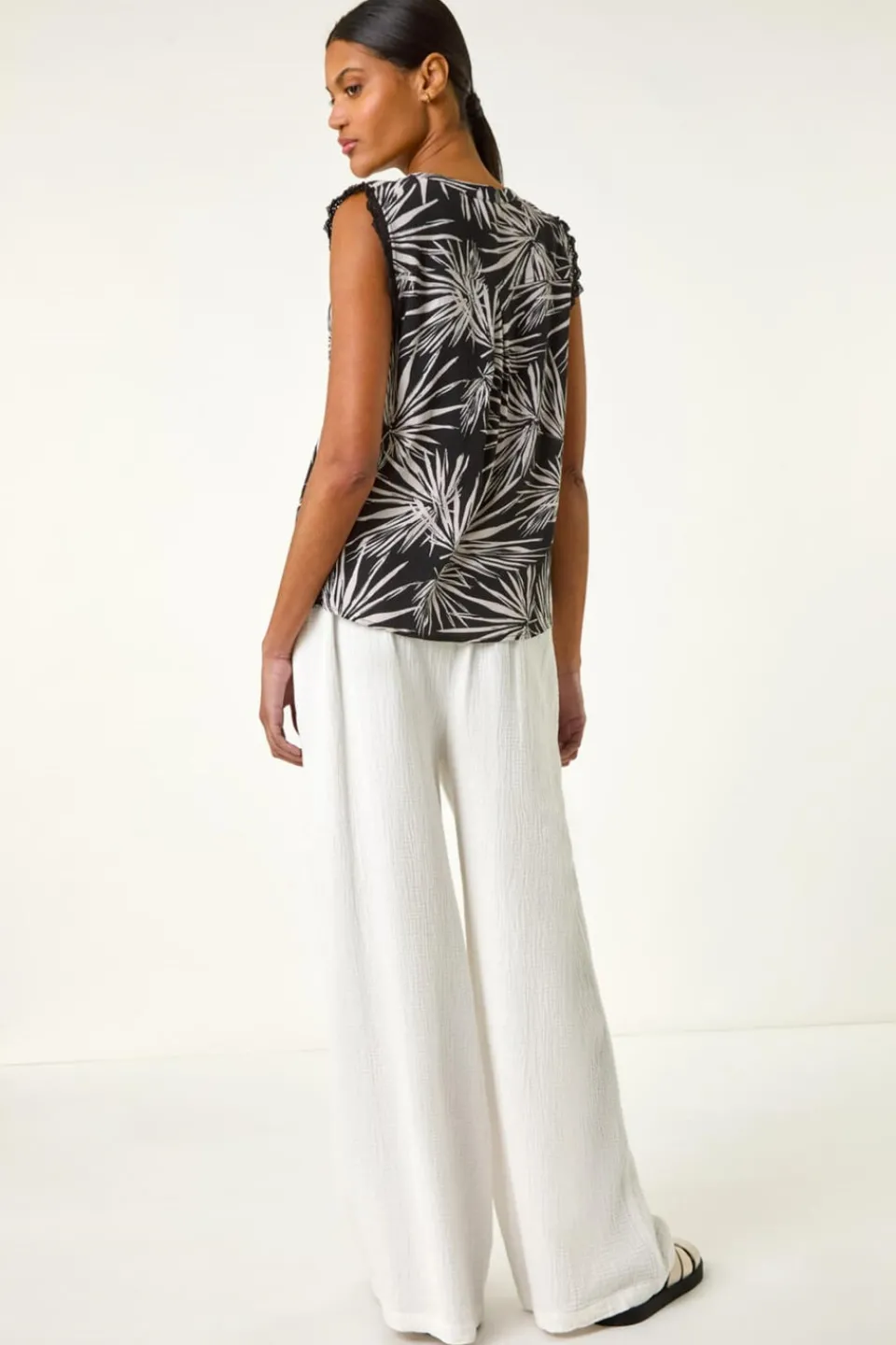 Tops>Roman Black Leaf Print Lace Detail Vest