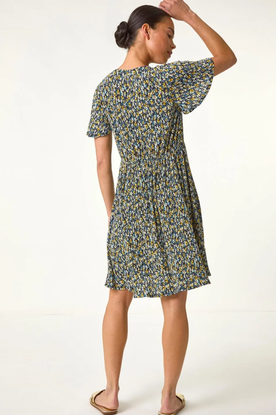 Dresses>Roman Black Petite Floral Crinkle Dress