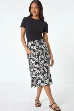 Skirts><noscript><img width=