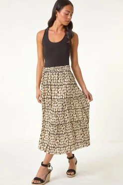 Skirts><noscript><img width=