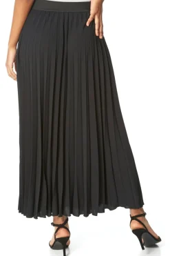 Skirts><noscript><img width=