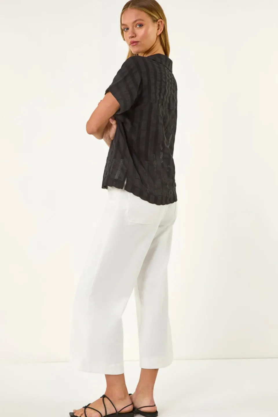 Tops>Roman Black Textured Collar V-Neck Top
