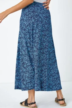 Skirts><noscript><img width=