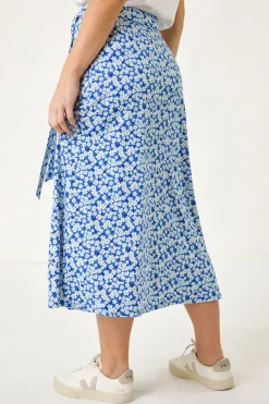 Skirts><noscript><img width=