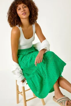 Skirts><noscript><img width=