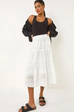 Skirts><noscript><img width=