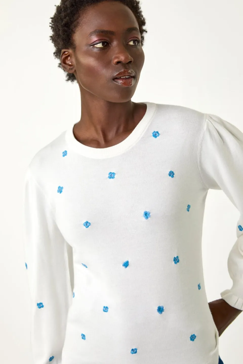 Tops>Roman Ivory Floral Embroidery Knit Top