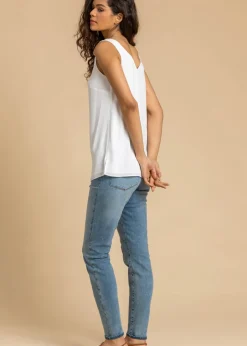 Tops><noscript><img width=