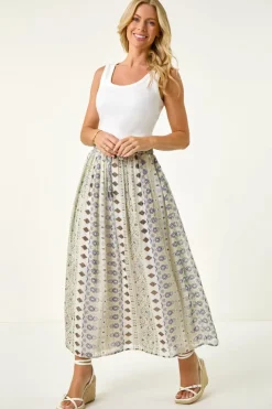 Skirts><noscript><img width=