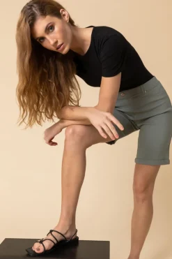 Shorts><noscript><img width=