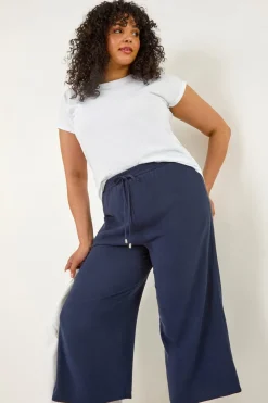 Trousers><noscript><img width=