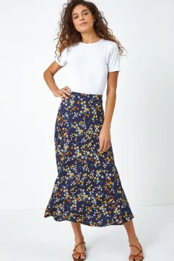 Skirts><noscript><img width=