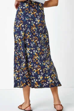 Skirts><noscript><img width=
