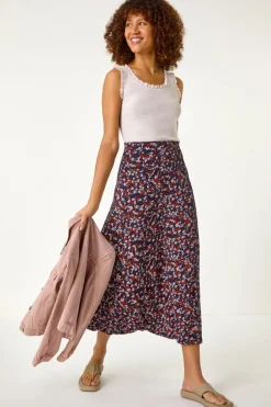 Skirts><noscript><img width=