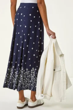 Skirts><noscript><img width=