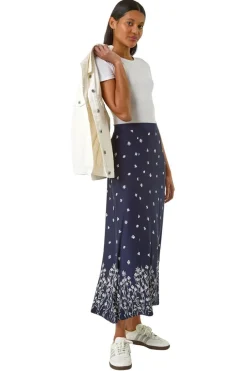 Skirts><noscript><img width=