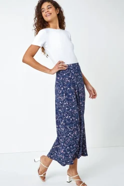 Skirts><noscript><img width=