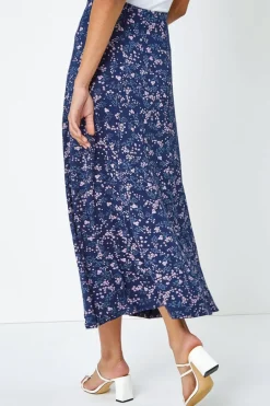 Skirts><noscript><img width=