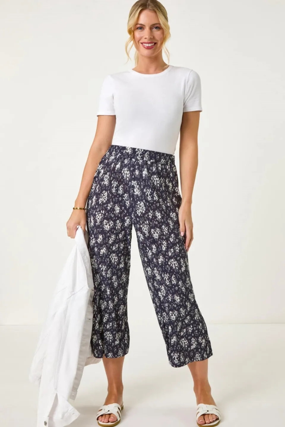 Trousers>Roman Navy Petite Floral Crinkle Cropped Trouser