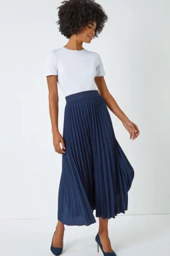 Skirts><noscript><img width=