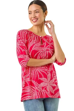 T-Shirts>Roman Red Printed Keyhole Front Stretch Top