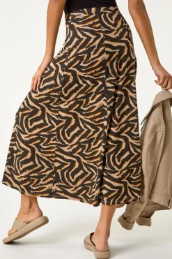 Skirts><noscript><img width=