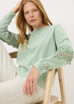Tops><noscript><img width=