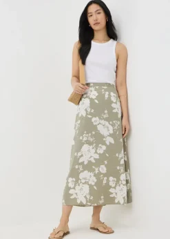 Skirts><noscript><img width=