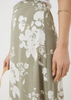 Skirts><noscript><img width=