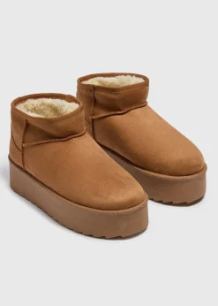 Footwear><noscript><img width=