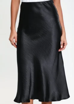 Skirts><noscript><img width=