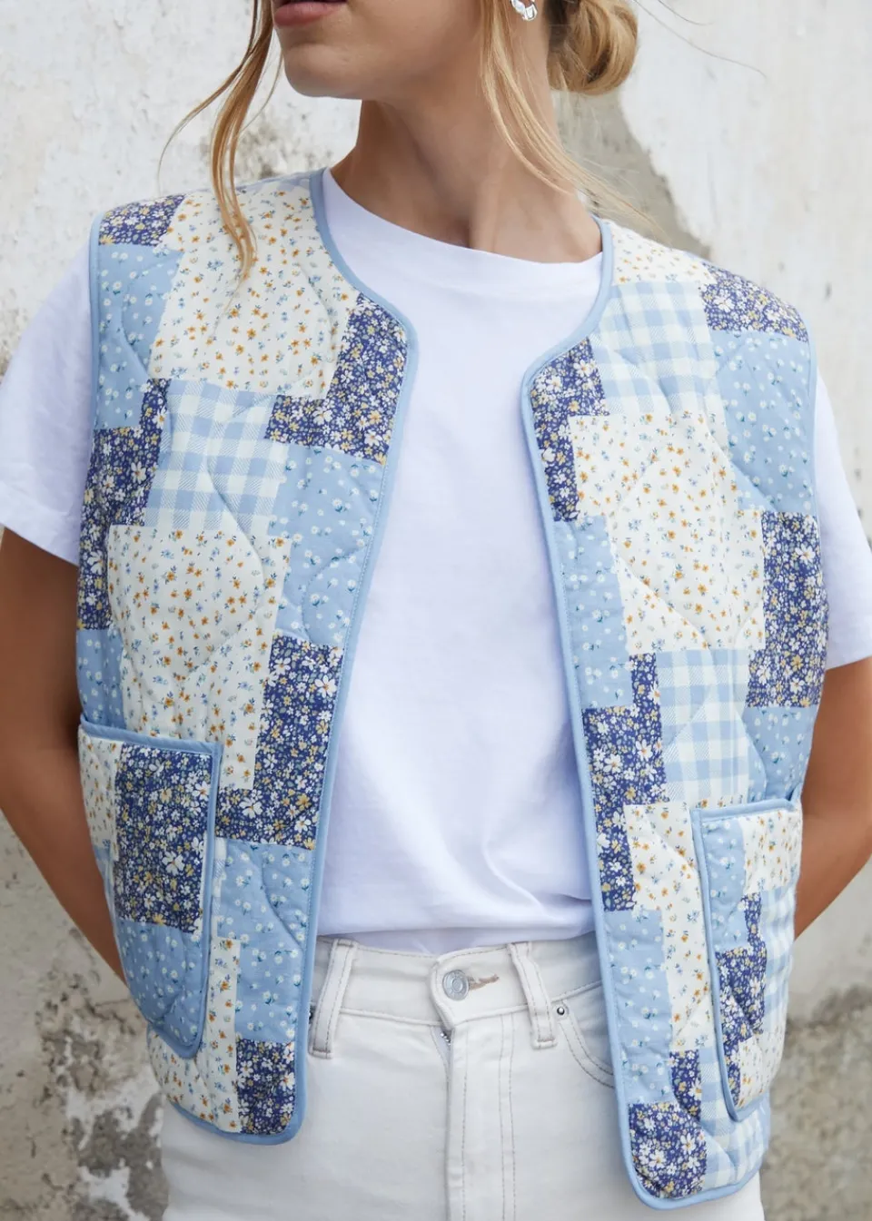 Coats & Jackets>Threadbare Blue Floral Patchwork Reversible Quilted Gilet