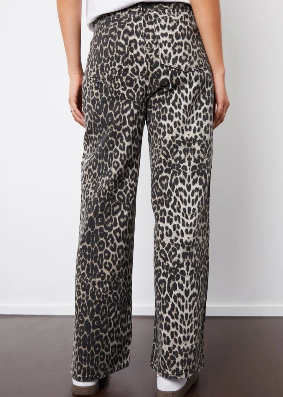 Jeans & Jeggings>Threadbare Brown Petite Soleil Leopard Print Wide Leg Denim Jeans