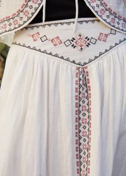 Skirts><noscript><img width=