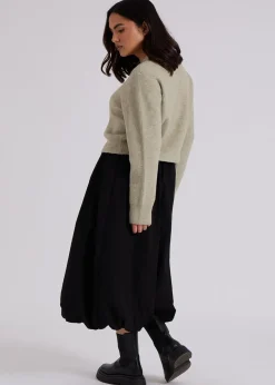 Skirts><noscript><img width=