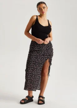 Skirts><noscript><img width=