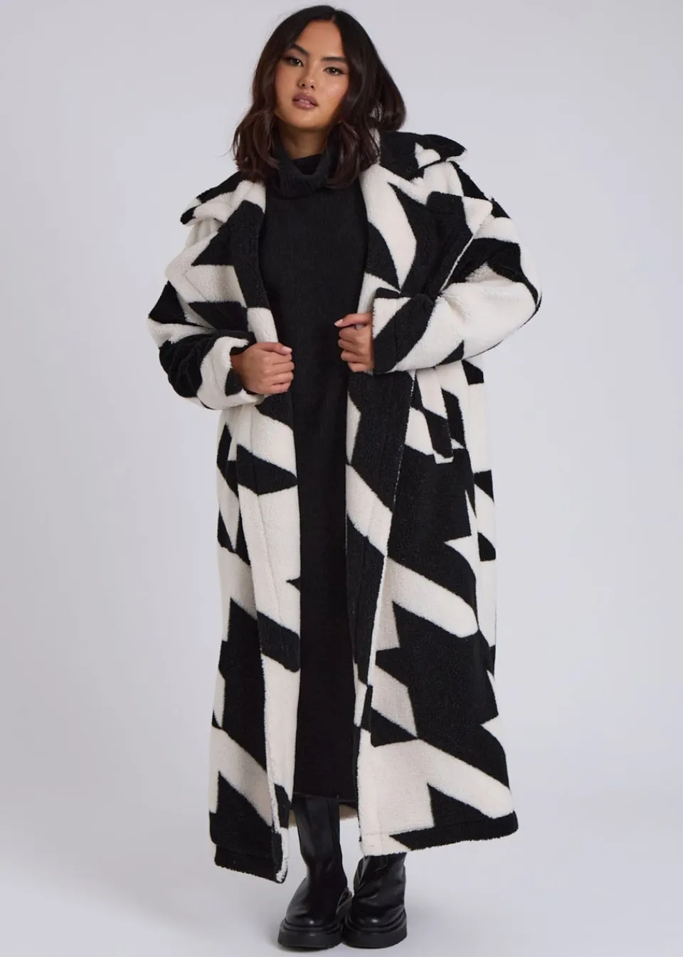 Coats & Jackets>Urban Bliss Black Dogtooth Borg Crombie