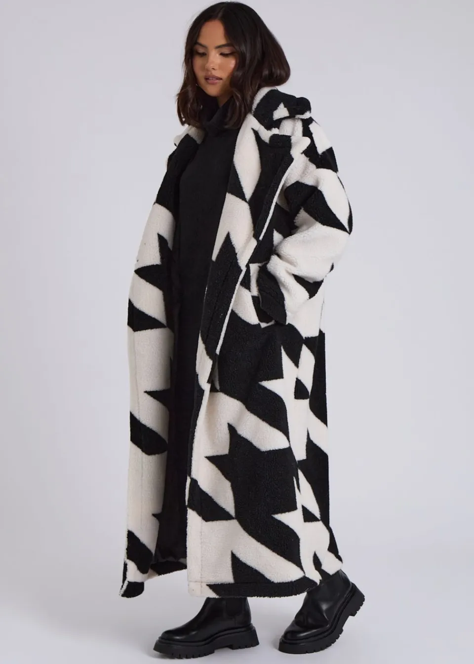 Coats & Jackets>Urban Bliss Black Dogtooth Borg Crombie
