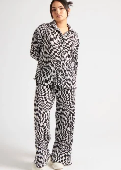 Trousers>Urban Bliss Black Geometric Plisse Wide Leg Trouser