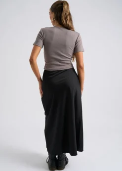 Skirts><noscript><img width=