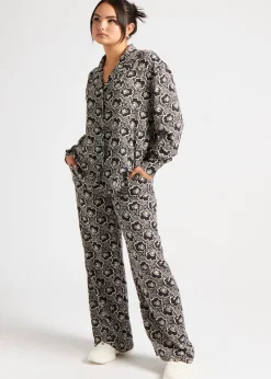 Tops>Urban Bliss Black Stencil Floral Oversized Shirt