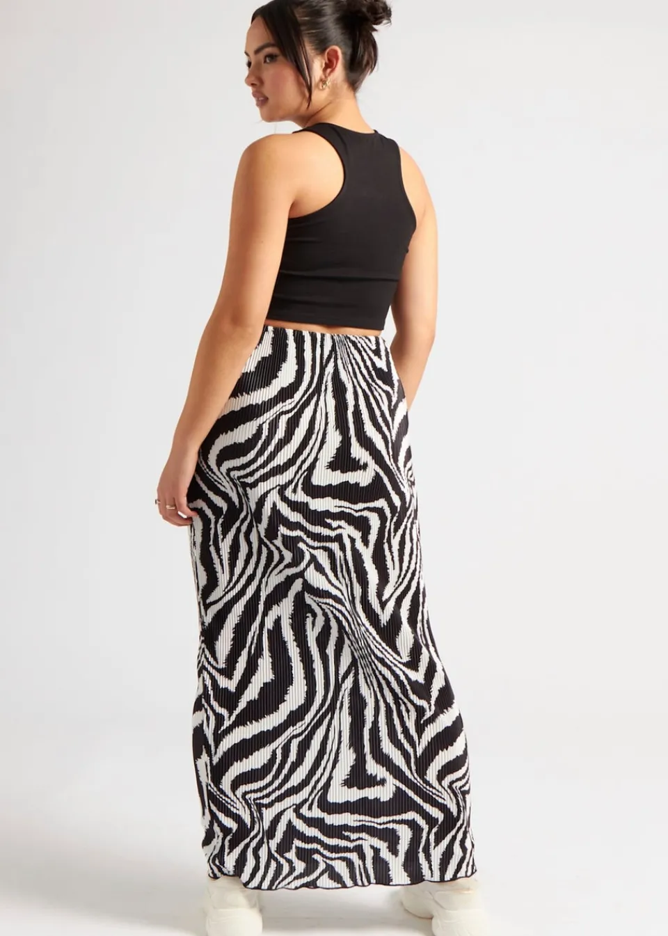 Skirts>Urban Bliss Black Zebra Plisse Maxi Skirt