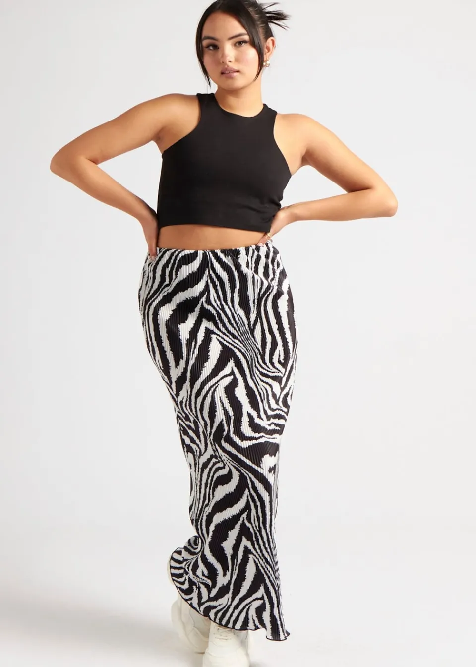 Skirts>Urban Bliss Black Zebra Plisse Maxi Skirt