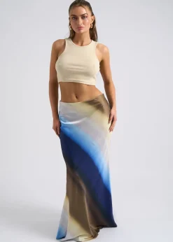 Skirts><noscript><img width=