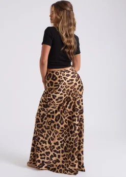 Skirts><noscript><img width=