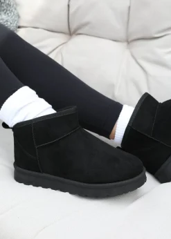 Footwear><noscript><img width=