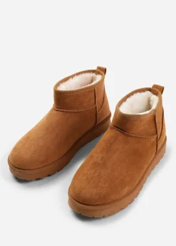 Footwear><noscript><img width=